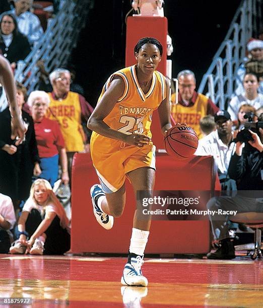 College Basketball: Tennessee Chamique Holdsclaw in action vs Arkansas, Fayetteville, AR