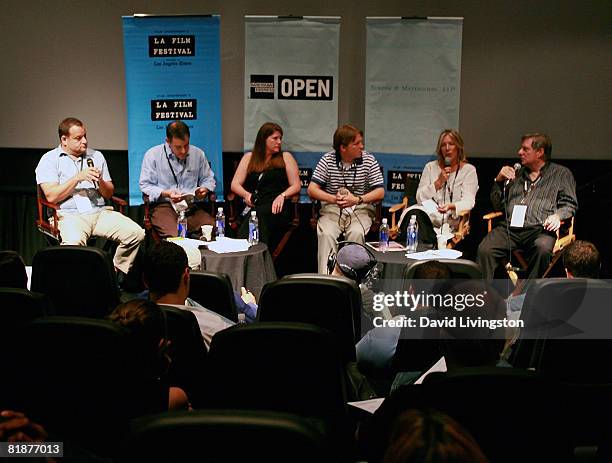 Joseph D. Chianese, Doug Mankoff, Catherine Batavick, Christopher Stelly, Lisa Strout and Jeff Begun attend the Money Without Boarders panel at the...