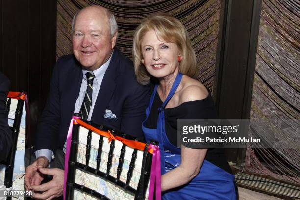 David Niven and Lauren Veronis attend CANCER RESEARCH INSTITUTE'S "Through The Kitchen" Party at The Four Seasons on April 25, 2010 in New York City.