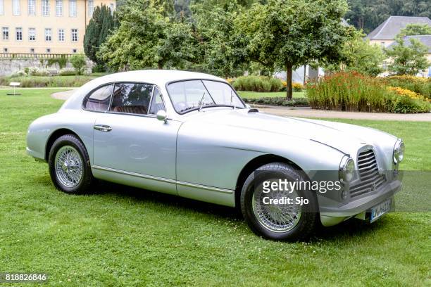 aston martin db2 classic british sports car - db2 stock pictures, royalty-free photos & images