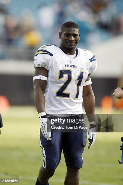 Football: San Diego Chargers LaDainian Tomlinson on sidelines during game vs Jacksonville Jaguars, Jacksonville, FL