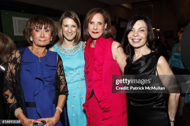 Lizzie Tisch, Nancy Lane and Cathy Marto attend 92nd Street Y Annual Spring Gala starring Barry Manilow at 92nd Street Y on May 17, 2010 in New York.