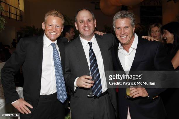 Curtis Schenker, Peter Minikes and Donnie Deutsch attend 92nd Street Y Annual Spring Gala starring Barry Manilow at 92nd Street Y on May 17, 2010 in...
