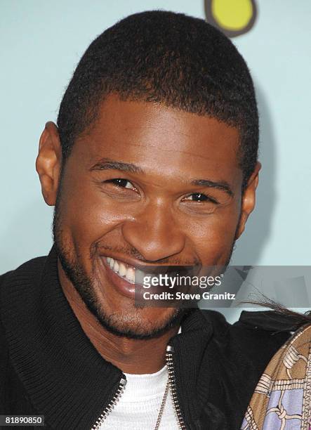 Usher arrives at the 2008 Nickelodeons Kids Choice Awards at the Pauley Pavilion on March 29, 2008 in Los Angeles