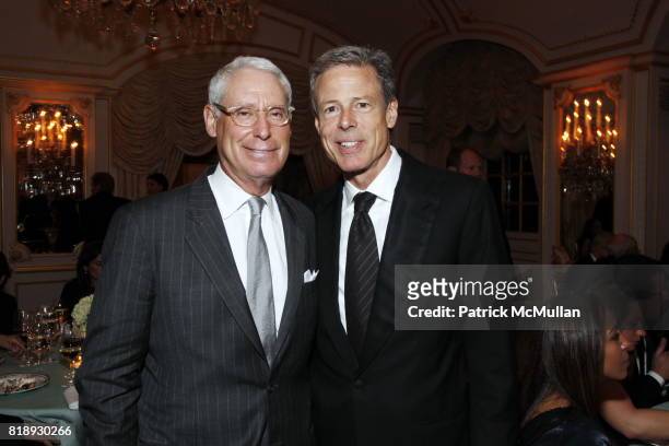 ? and Jeff Bewkes attend MUSEUM Of The MOVING IMAGE Dinner In Honor Of KATIE COURIC And PHIL KENT at St. Regis Hotel on May 5, 2010 in New York City.