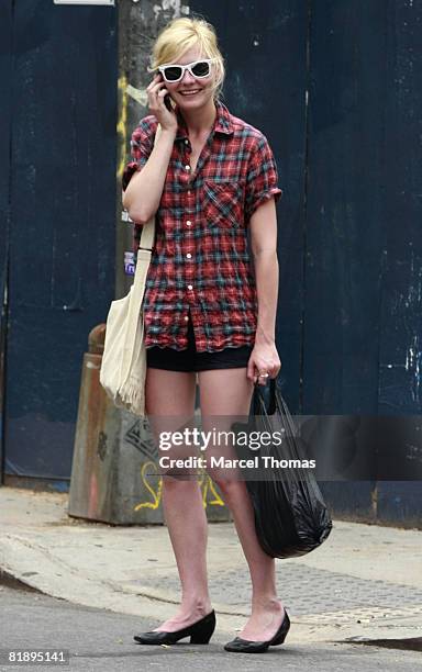 Kirsten Dunst 2008 Photos and Premium High Res Pictures - Getty Images