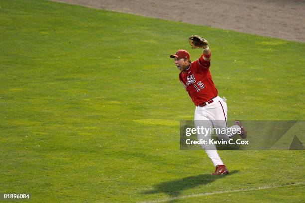 Steve Detwiler of the Fresno State Bulldogs celebrates as he make the game winning catch against the Georgia Bulldogs during Game 3 of the 2008 Men's...