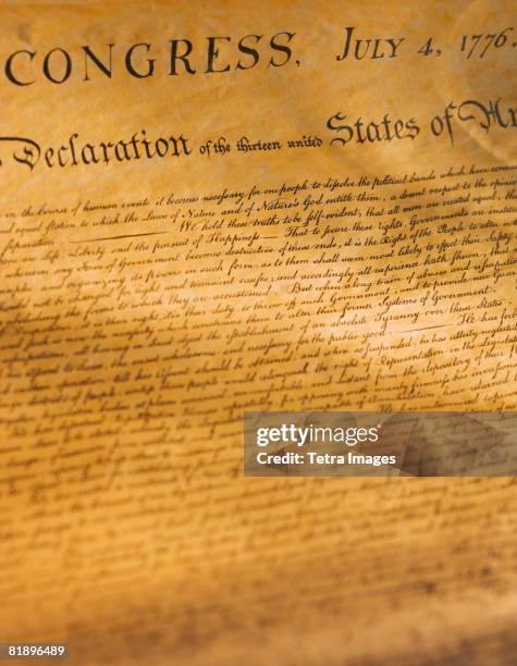 close up of the declaration of independence - verklaring van onafhankelijkheid stockfoto's en -beelden