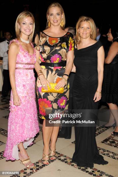 Sarah Mars, Laurie Dhue and Mary Beth Evans attend 2010 CARON TREATMENT CENTERS New York City Gala at Cipriani 42nd St on May 26, 2010 in New York...