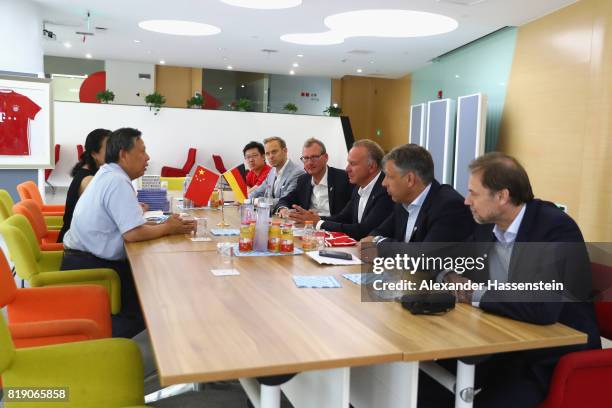 Karl-Heinz Rummenigge, CEO of FC Bayern Muenchen meets Professor Wu Jiang, executive vice president of the Tongji Universiity Shanghai at Tongji...