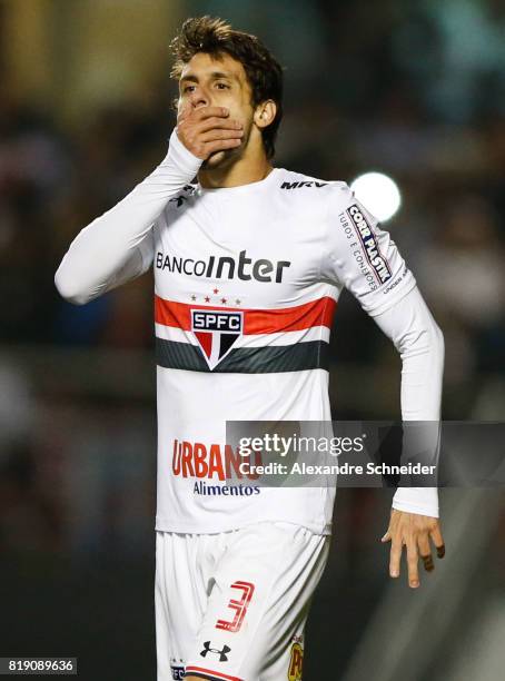 Rodrigo Caio of Sao Paulo reacts during the match between Sao Paulo and Vasco for the Brasileirao Series A 2017 at Morumbi Stadium on July 19, 2017...