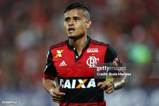 Everton of Flamengo looks on during a match between Flamengo and Palmeiras as part of Brasileirao Series A 2017 at Ilha do Urubu Stadium on July 19,...