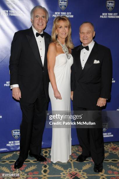 Carl Icahn, Gail Icahn and Commissioner Raymond Kelly attend NEW YORK CITY POLICE FOUNDATION 32nd Annual Gala at Waldorf=Astoria on March 16, 2010 in...