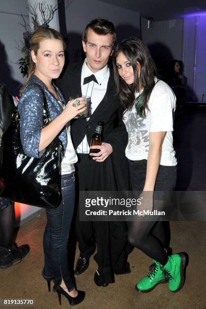 Daria Andrews, Cameron Moir and Lauren Edelstein attend The DARKER SIDE OF GREEN at Skylight West on March 30, 2010 in New York City.