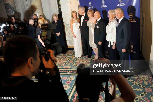 Gail Icahn, Carl Icahn, Valerie Salembier, Commissioner Raymond Kelly, Veronica Kelly and Michael Douglas attend NEW YORK CITY POLICE FOUNDATION 32nd...