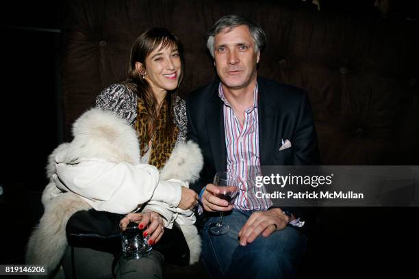 Christopher Currell 44 Eve Therond Stock Photos, High-Res Pictures, and Images - Getty Images