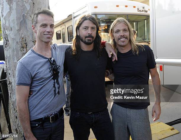 Exclusive* Matt Cameron of Pearl Jam, Dave Grohl and Taylor Hawkins of Foo Fighters backstage at the 2008 VH1 Rock Honors honoring The Who at UCLA's...