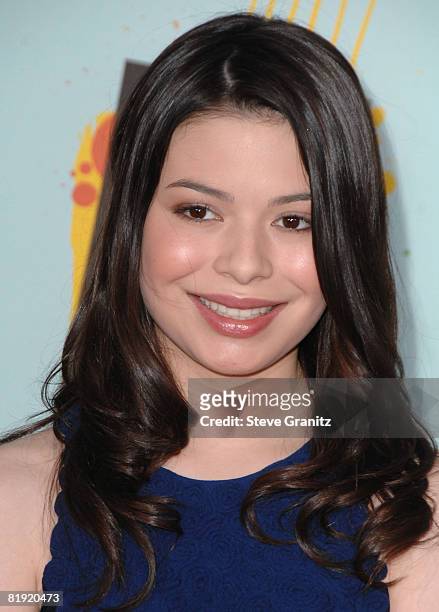 Miranda Cosgrove arrives at the 2008 Nickelodeons Kids Choice Awards at the Pauley Pavilion on March 29, 2008 in Los Angeles