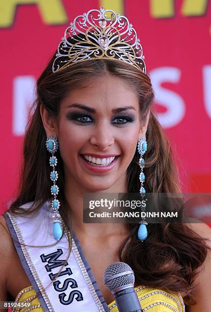 Newly crowned Miss Universe 2008 Dayana Mendoza Miss Venezuela smiles while answering journalists' questions during a press conference held after the...