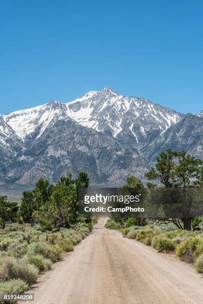 eastern sierra backroad - high sierra trail stock pictures, royalty-free photos & images