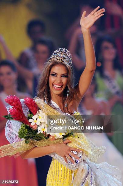 Dayana Mendoza Miss Venezuela waves to the audience as she crowned Miss Universe 2008 at the final of the 57th Miss Universe contest held on July 14,...