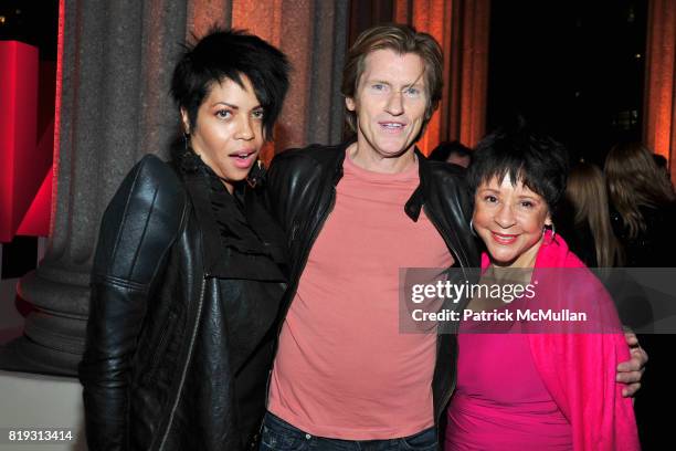 Sam Martin, Denis Leary and Sheila Johnson attend VANITY FAIR TRIBECA FILM FESTIVAL Opening Night Dinner Hosted by ROBERT DE NIRO, GRAYDON CARTER and...