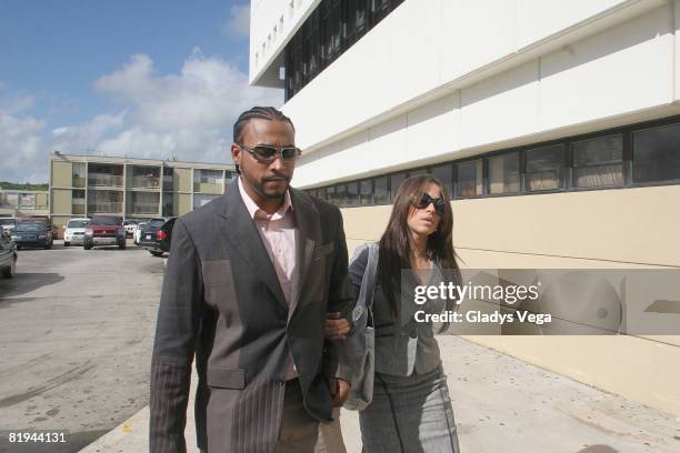 Don Omar and Jackie Guerrido arrive at the Tribunal de Carolina on July 2, 2008 in Carolina, Puerto Rico.