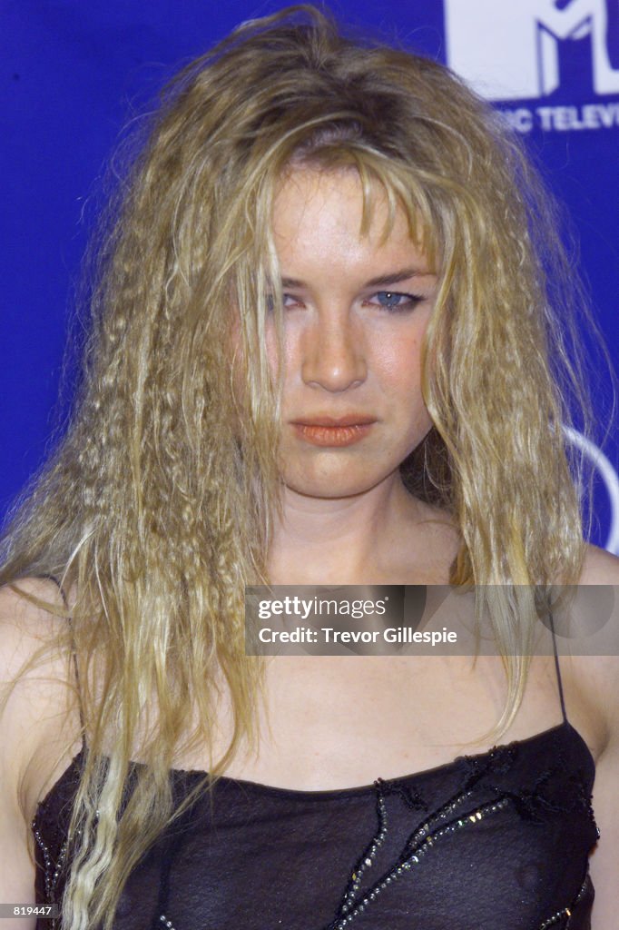 Renee Zellweger at the 1999 MTV Video Music Awards 