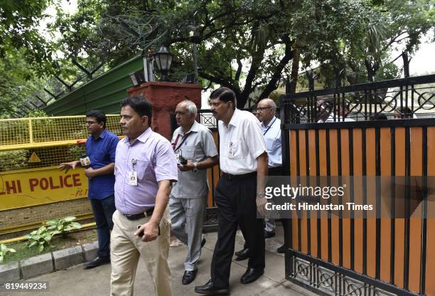 Delhi Police security officers reach 10 Akbar Road where NDA presidential candidate Ram Nath Kovind is waiting for election result on July 20, 2017...