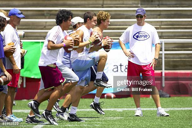 Manning Passing Academy: New York Giants QB Eli Manning with camp youth on Nicholls State University campus. Thibodaux, LA 7/11/2008 CREDIT: Bill...