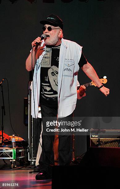 Howard Kaylan of the Turtles performs at Hippiefest at the Greek Theater on July 16, 2008 in Los Angeles, California.