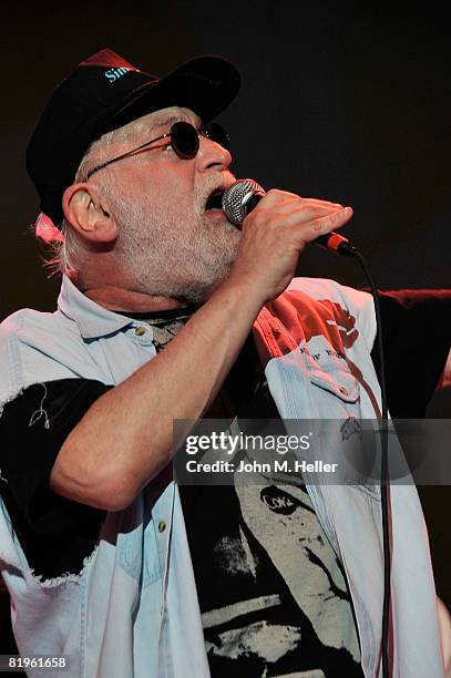 Howard Kaylan of the Turtles performs at Hippiefest at the Greek Theater on July 16, 2008 in Los Angeles, California.