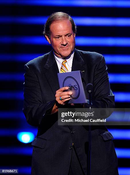 Personality Chris Berman presents the 'Best Record-Breaking Performance onstage at the 2008 ESPY Awards held at NOKIA Theatre L.A. LIVE on July 16,...