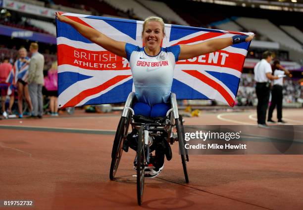 Hannah Cockroft of Great Britain celebrates winning the Women's 400m T34 during day seven of the IPC World ParaAthletics Championships 2017 at London...