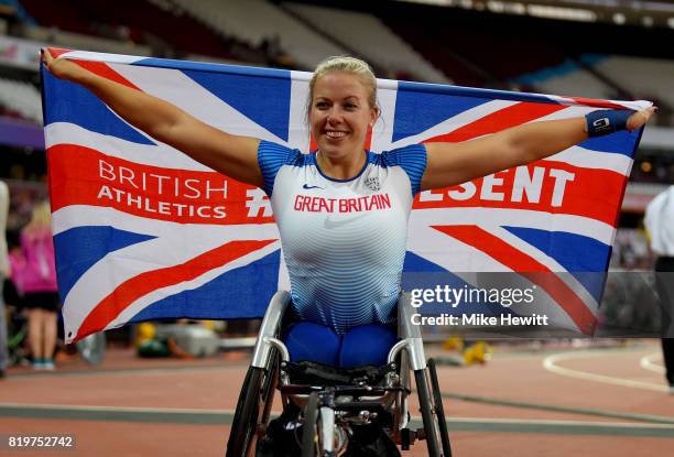 Hannah Cockroft of Great Britain celebrates winning the Women's 400m T34 during day seven of the IPC World ParaAthletics Championships 2017 at London...