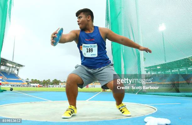 Tongalua Tune of Kiribati competes in the Boys Discus Throw Final during the Athletics on day 3 of the 2017 Youth Commonwealth Games at Thomas A....