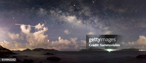 milkyway - pacific ocean stock pictures, royalty-free photos & images