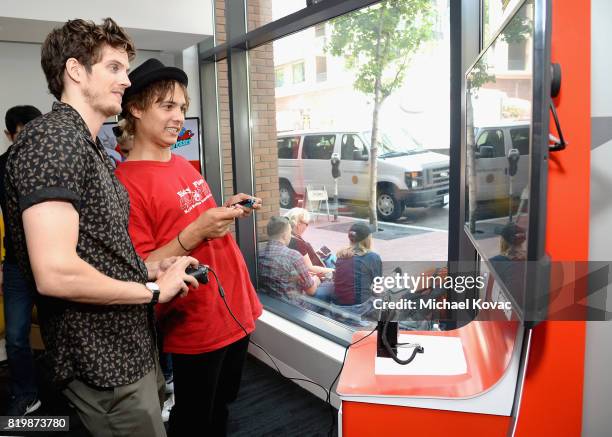 Daniel Sharman and Frank Dillane from the televison series "Fear the Walking Dead" stopped by Nintendo at the TV Insider Lounge to check out Nintendo...