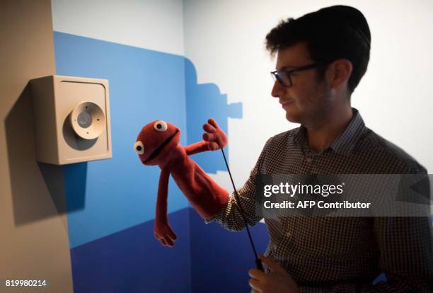 Reporter Puppet 257 Frog Puppet Stock Photos, High-Res Pictures, and Images - Getty Images