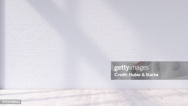 empty room with brick wall and hardwood floor - photo realism fotografías e imágenes de stock