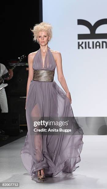 Models walk the runway at the Mercedes Benz Fashion week spring/summer 2009 ready-to-wear fashion show of "Kilian Kerner" on July 20, 2008 in Berlin,...