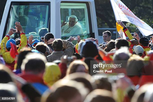 His Holiness Pope Benedict XVI concludes his World Youth Day activities by thanking all the volunteers at The Domain on July 21, 2008 in Sydney,...