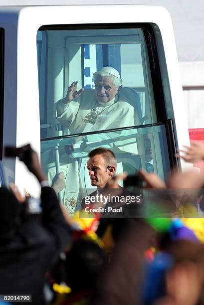 His Holiness Pope Benedict XVI concludes his World Youth Day activities by thanking all the volunteers at The Domain on July 21, 2008 in Sydney,...