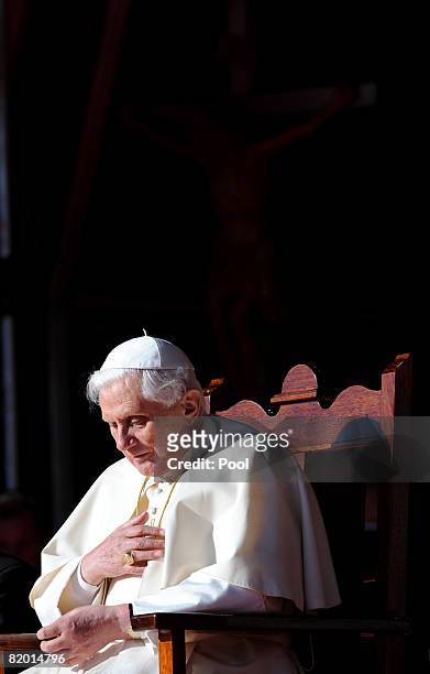 His Holiness Pope Benedict XVI concludes his World Youth Day activities by thanking all the volunteers at The Domain on July 21, 2008 in Sydney,...