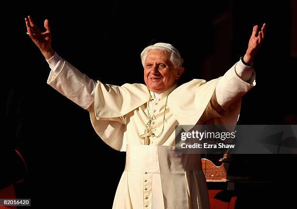 His Holiness Pope Benedict concludes his World Youth Day activities by thanking all the volunteers at The Domain on July 21, 2008 in Sydney,...