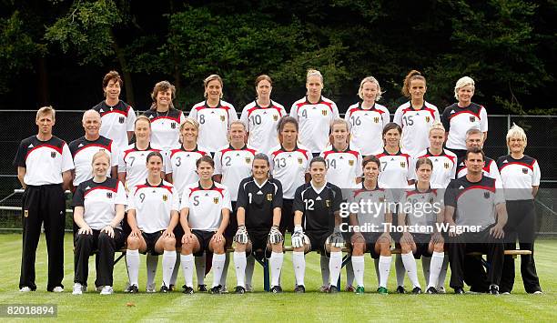 Maren Meinert, Ulrike Ballweg, Sandra Smisek, Renate Lingor, Babett Peter, Conny Pohlers, Fatmire Bajramaj, Silvia Neid, Jan Heller, Melanie...