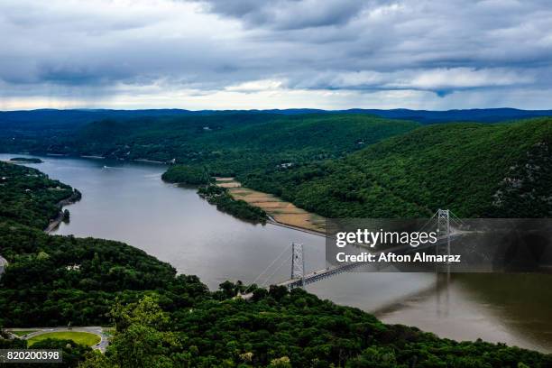 bear mountain state park - bear mountain bridge fotografías e imágenes de stock