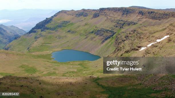 secret mountain lake wildhorse lake summit steens mountain near malhuer wildlife refuge 26 - harney county stock pictures, royalty-free photos & images