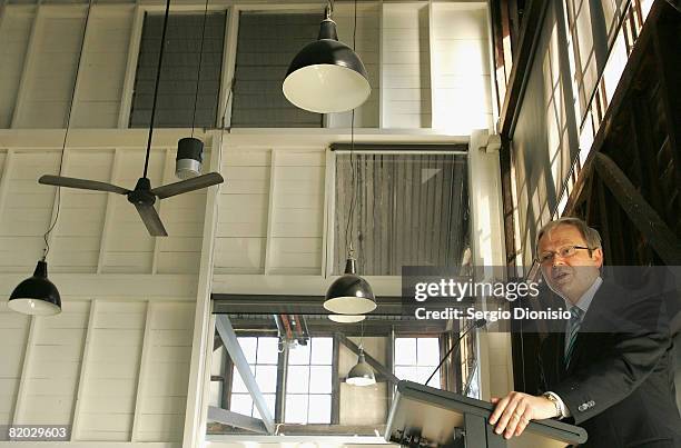 Kevin Rudd 07 16 Inside Kevin 07 Book Launch Stock Photos, High-Res Pictures, and ...