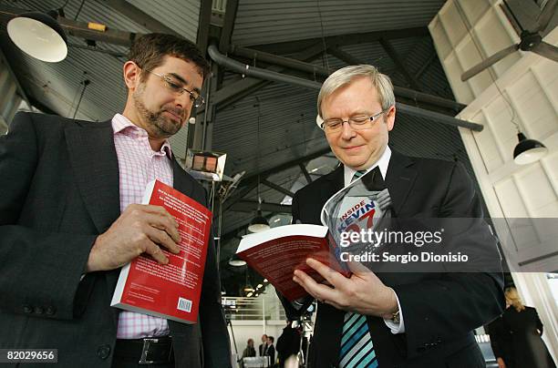 Kevin Rudd Peace Sign 16 Inside Kevin 07 Book Launch Stock Photos, High-Res Pictures, and ...